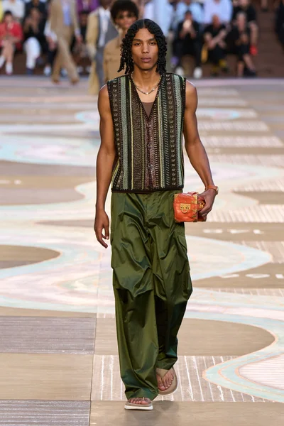 Look 36